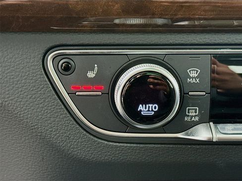 Used 2020 Audi Q5 2.0T Premium w/ Convenience Package image 16