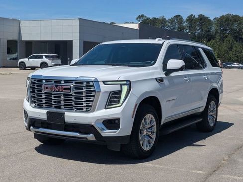 Used 2025 GMC Yukon Denali AWD/4WD image 8