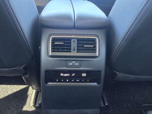 Used 2025 MAZDA CX-70 Plug-In Hybrid w/ Premium Pkg AWD/4WD image 29