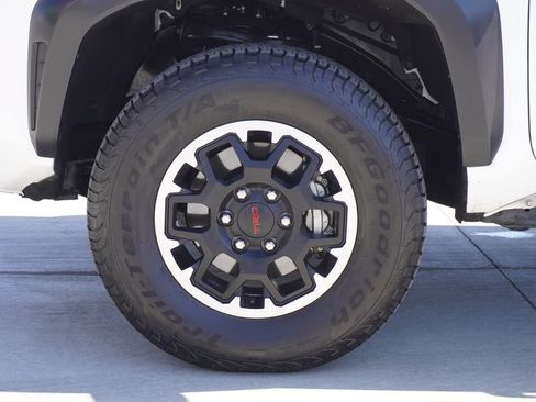 Certified 2025 Toyota Tacoma TRD Off-Road w/ TRD Off Road Upgrade Package AWD/4WD image 24