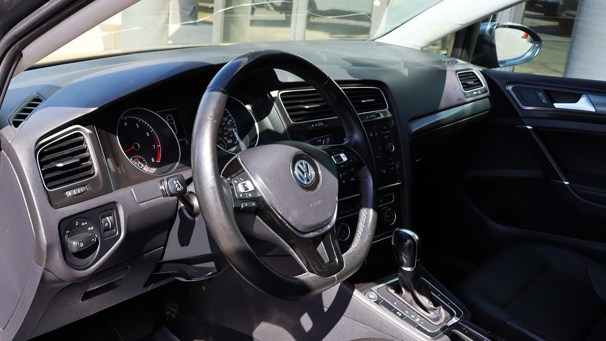 Used 2019 Volkswagen Golf SE w/ Driver Assistance Package FWD image 38