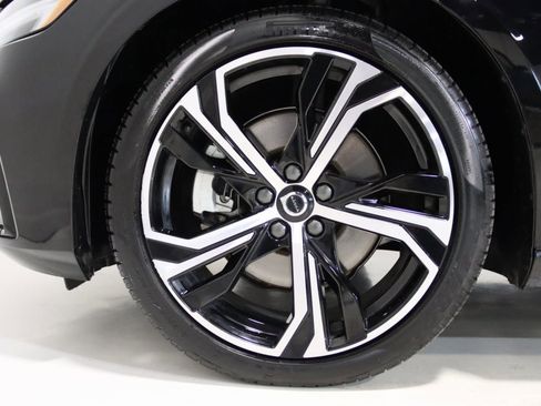 Used 2025 Volvo S60 B5 Core image 70