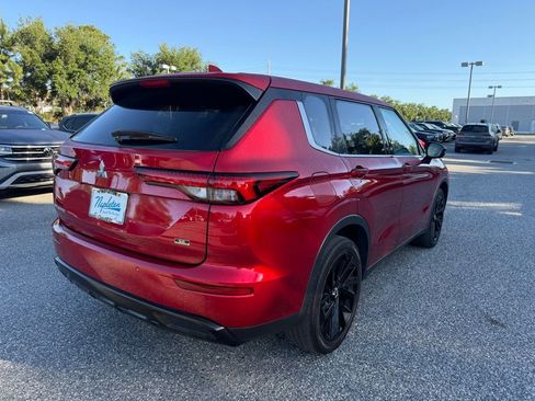 Used 2023 Mitsubishi Outlander SE Black Edition FWD image 9
