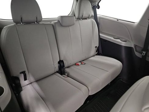Used 2017 Toyota Sienna Limited Premium AWD/4WD image 39