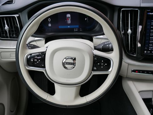 Used 2023 Volvo XC60 T8 Plus AWD/4WD image 15