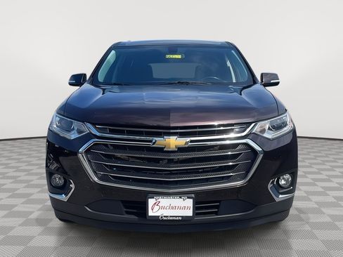 Used 2020 Chevrolet Traverse LT image 2