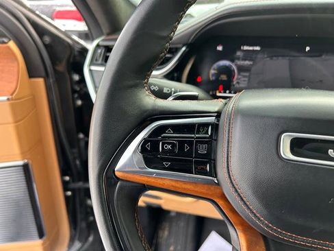 Used 2023 Jeep Grand Cherokee Summit image 16