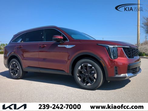 New 2025 Kia Sorento S image 2
