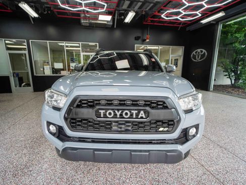 Used 2021 Toyota Tacoma SR5 AWD/4WD image 6