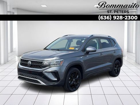 Used 2023 Volkswagen Taos SE w/ Black Wheel Package FWD image 1