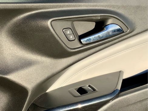 Certified 2025 Chevrolet Trax LT w/ Driver Confidence Package image 46