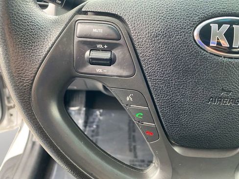 Used 2018 Kia Forte LX image 19