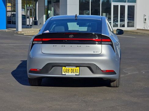 New 2026 Toyota Prius LE image 8