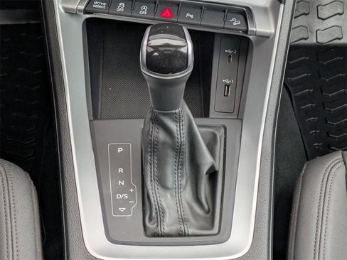 Used 2020 Audi Q3 2.0T Premium w/ Convenience Package image 18