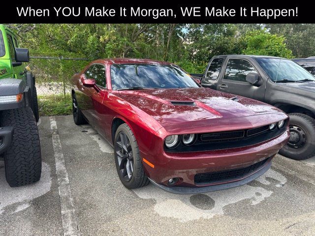 Used 2019 Dodge Challenger SXT w/ Blacktop Package RWD image 5