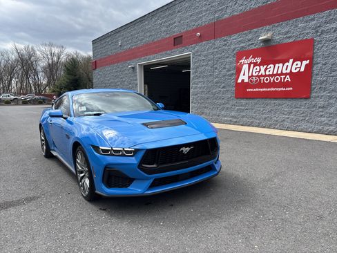 Used 2024 Ford Mustang GT Premium RWD image 1