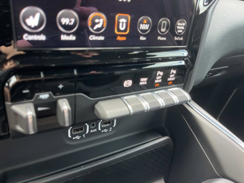 Used 2020 RAM 2500 Laramie w/ Night Edition AWD/4WD image 39