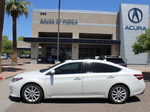Used 2013 Toyota Avalon Limited FWD image 2