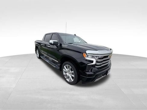 Used 2026 Chevrolet Silverado 1500 High Country w/ High Country Premium Package AWD/4WD image 4