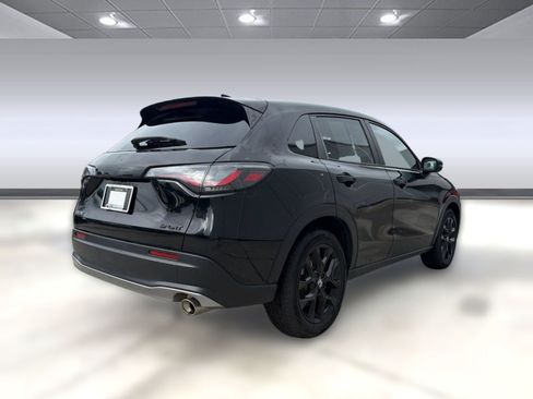Used 2025 Honda HR-V Sport image 9