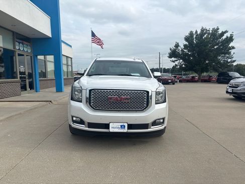 Used 2017 GMC Yukon XL Denali w/ Open Road Package AWD/4WD image 2