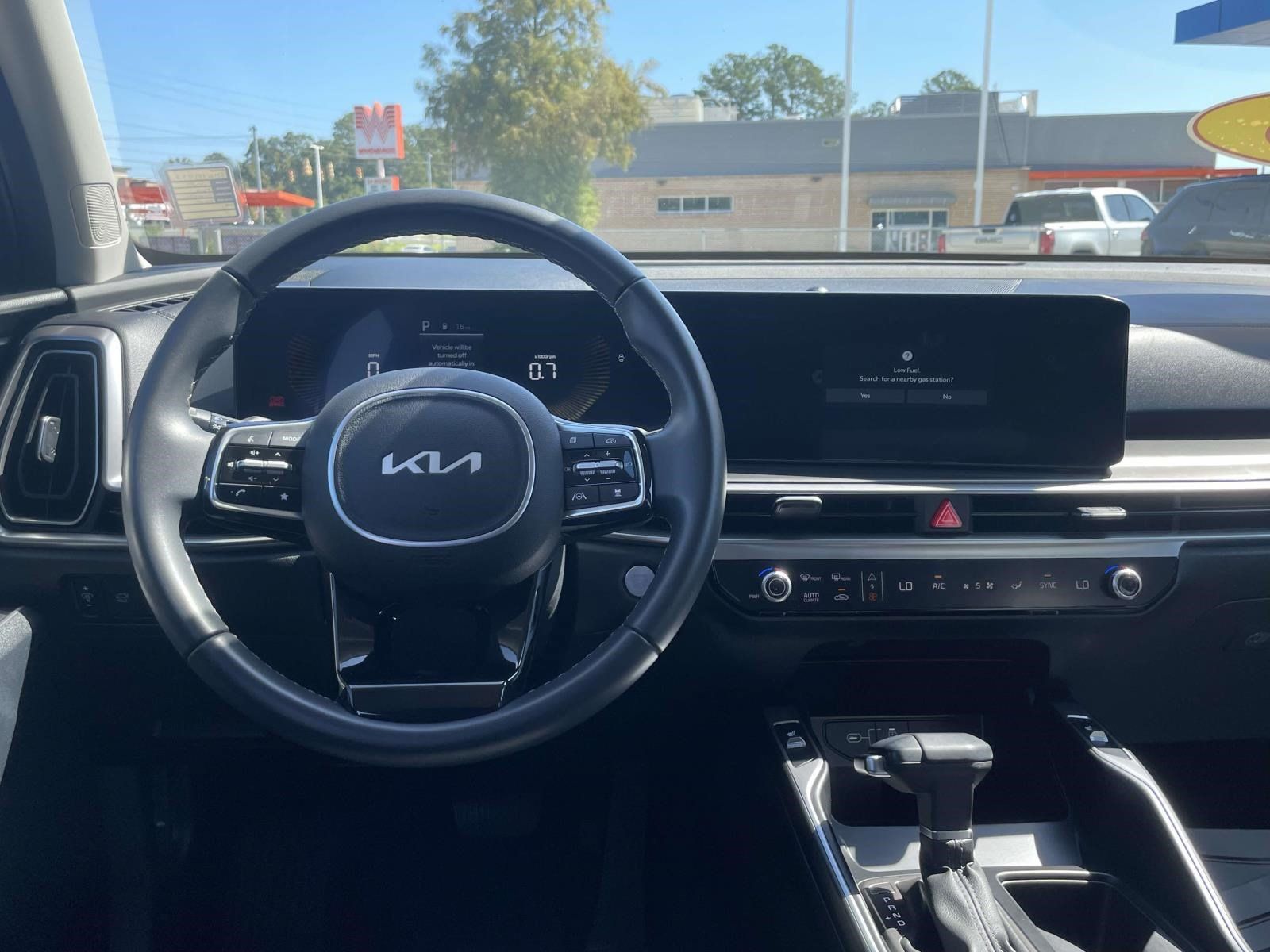 Used 2025 Kia Sorento EX FWD image 13