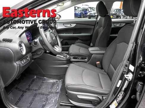 Used 2023 Kia Forte LXS w/ LXS Technology Package FWD image 14