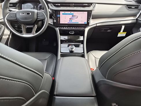 New 2026 Jeep Grand Cherokee L Limited RWD image 24