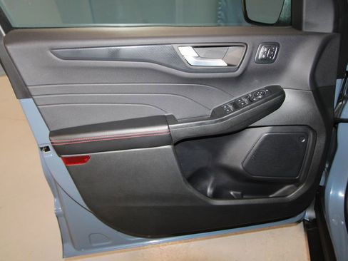 Used 2025 Ford Escape ST-Line Elite image 5