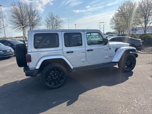 Used 2023 Jeep Wrangler Unlimited Sahara w/ Cold Weather Group image 13