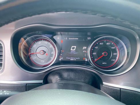 Used 2020 Dodge Charger SXT w/ Leather Interior Group RWD image 18