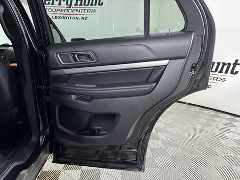 Used 2019 Ford Explorer XLT w/ Equipment Group 201A AWD/4WD image 25