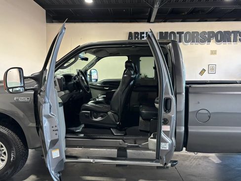 Used 2004 Ford F250 XLT AWD/4WD image 13