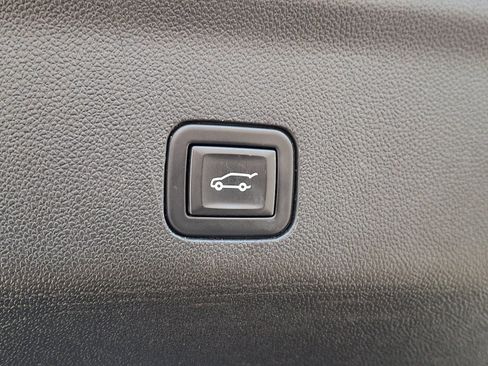 Certified 2023 Cadillac Escalade Premium Luxury AWD/4WD image 25