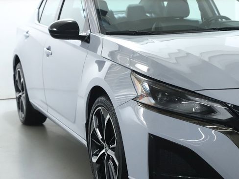 Certified 2024 Nissan Altima 2.5 SR w/ SR Premium Package image 9