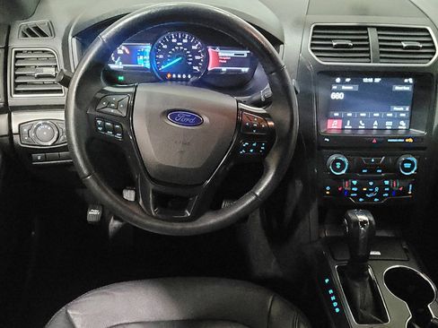 Used 2018 Ford Explorer XLT w/ Equipment Group 202A image 22