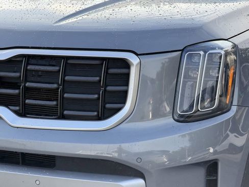 Certified 2023 Kia Telluride SX Prestige AWD/4WD image 9