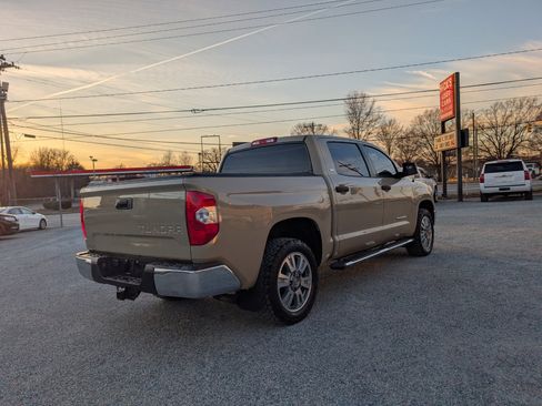 Used 2017 Toyota Tundra SR5 w/ SR5 Upgrade Package image 7