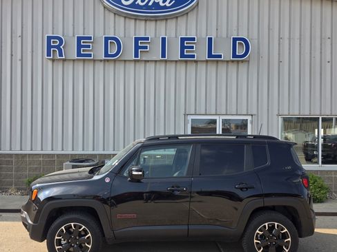 Used 2023 Jeep Renegade Trailhawk w/ Trailhawk Elite Group AWD/4WD image 1