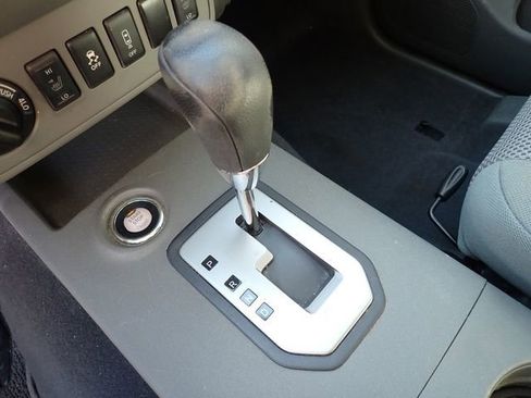 Used 2020 Nissan Frontier SV w/ Midnight Edition Floor Mats image 20