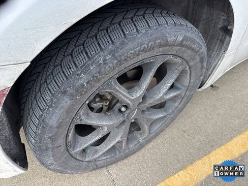 Used 2022 Chrysler Pacifica Touring-L w/ S Appearance Package image 8