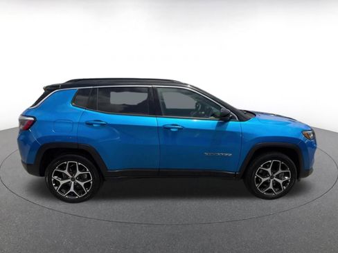 Used 2025 Jeep Compass Limited AWD/4WD image 16