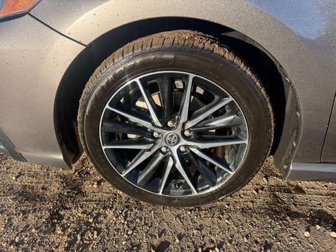 Used 2021 Toyota Camry SE image 10