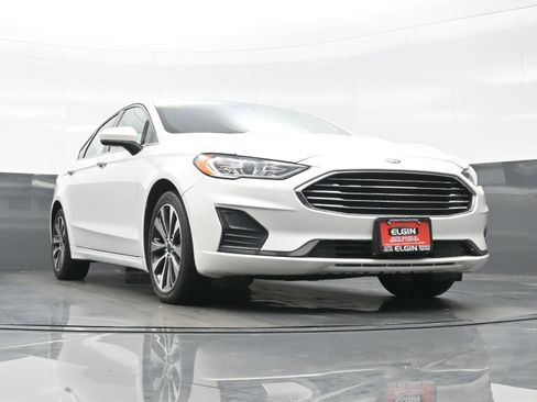 Used 2019 Ford Fusion SE image 32