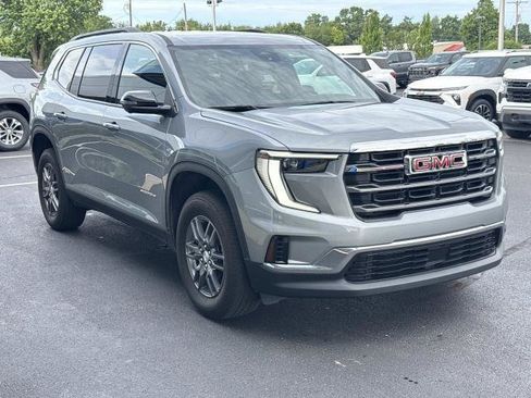 Used 2025 GMC Acadia Elevation FWD image 2