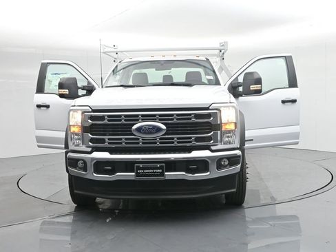 New 2025 Ford F550 XL image 30