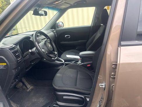 Used 2014 Kia Soul + FWD image 3
