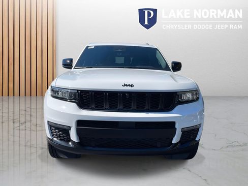 New 2025 Jeep Grand Cherokee L Limited w/ Black Appearance Package image 3