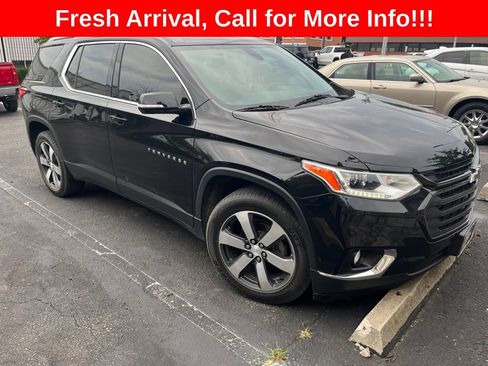 Used 2018 Chevrolet Traverse LT w/ LPO, Black Accent Package AWD/4WD image 1