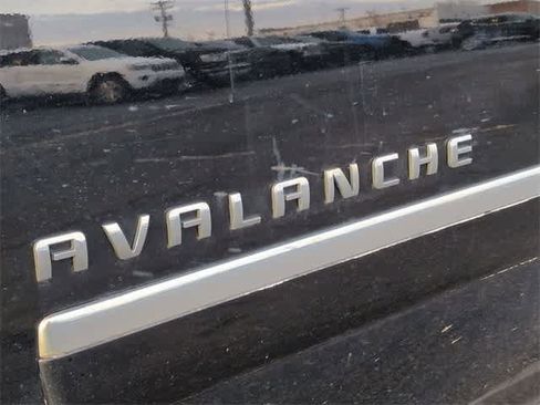 Used 2013 Chevrolet Avalanche LTZ image 13